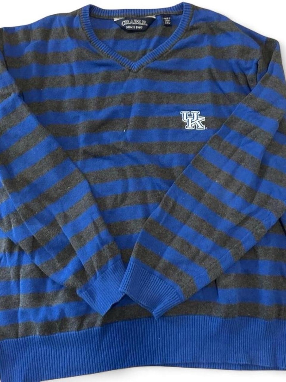 Kentucky Wildcats Embroidered Striped V-Neck Sweater
